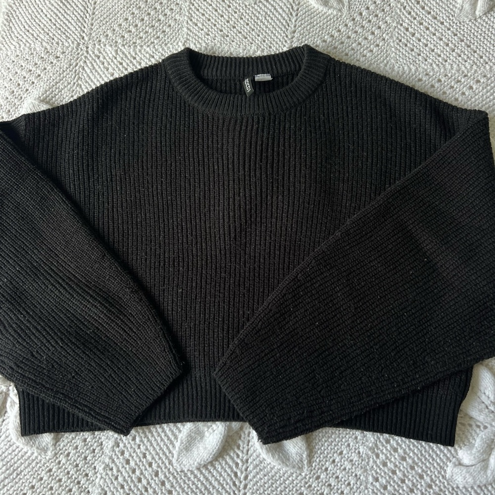 Black oversized cropped sweater